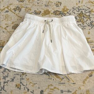 Vuori Clementine White Skirt Small NWOT